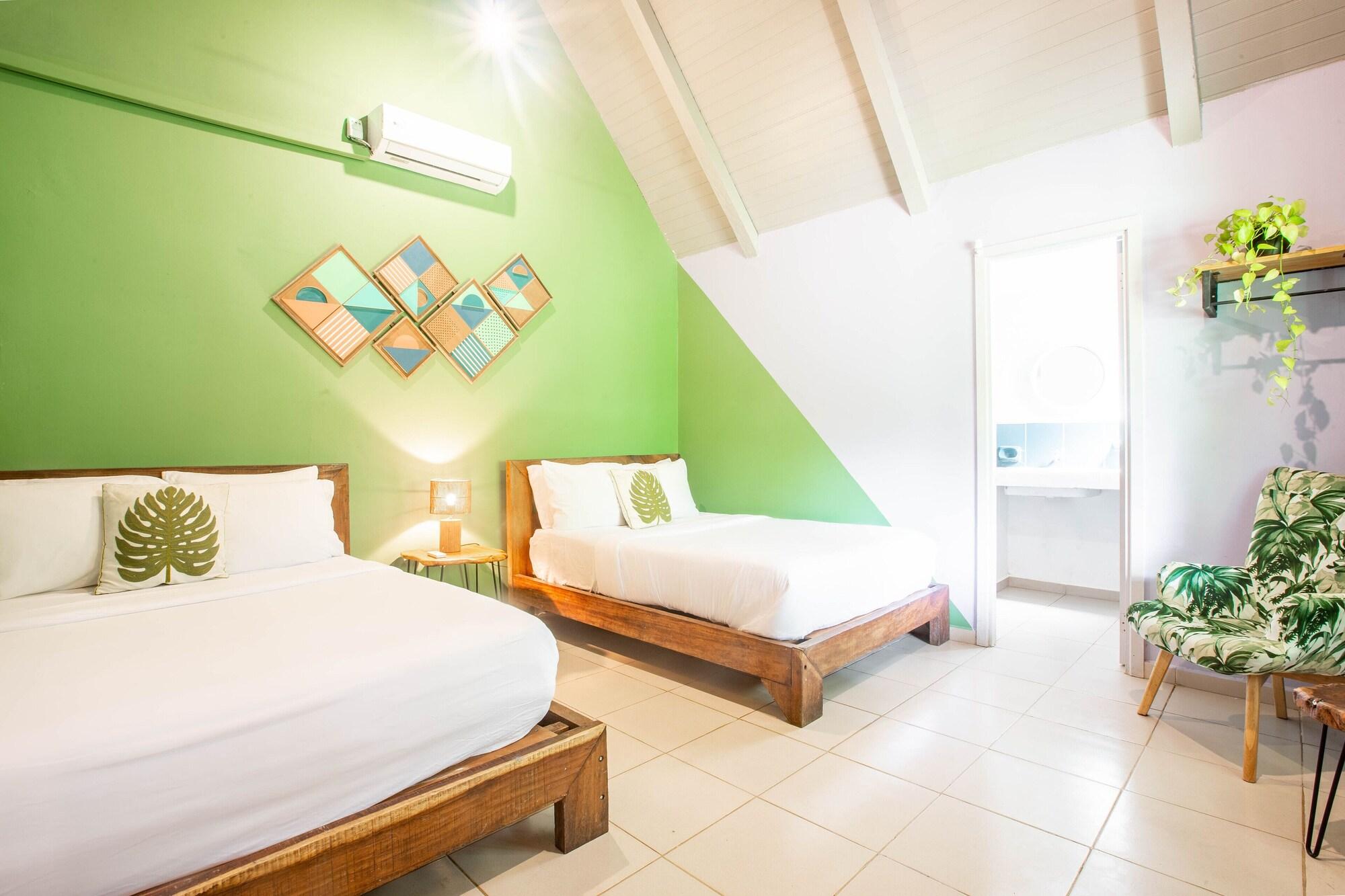 Selina Hotel 3*
