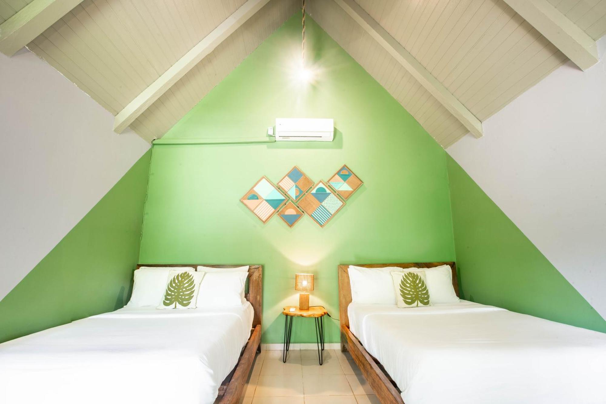 Selina Hotel 3*