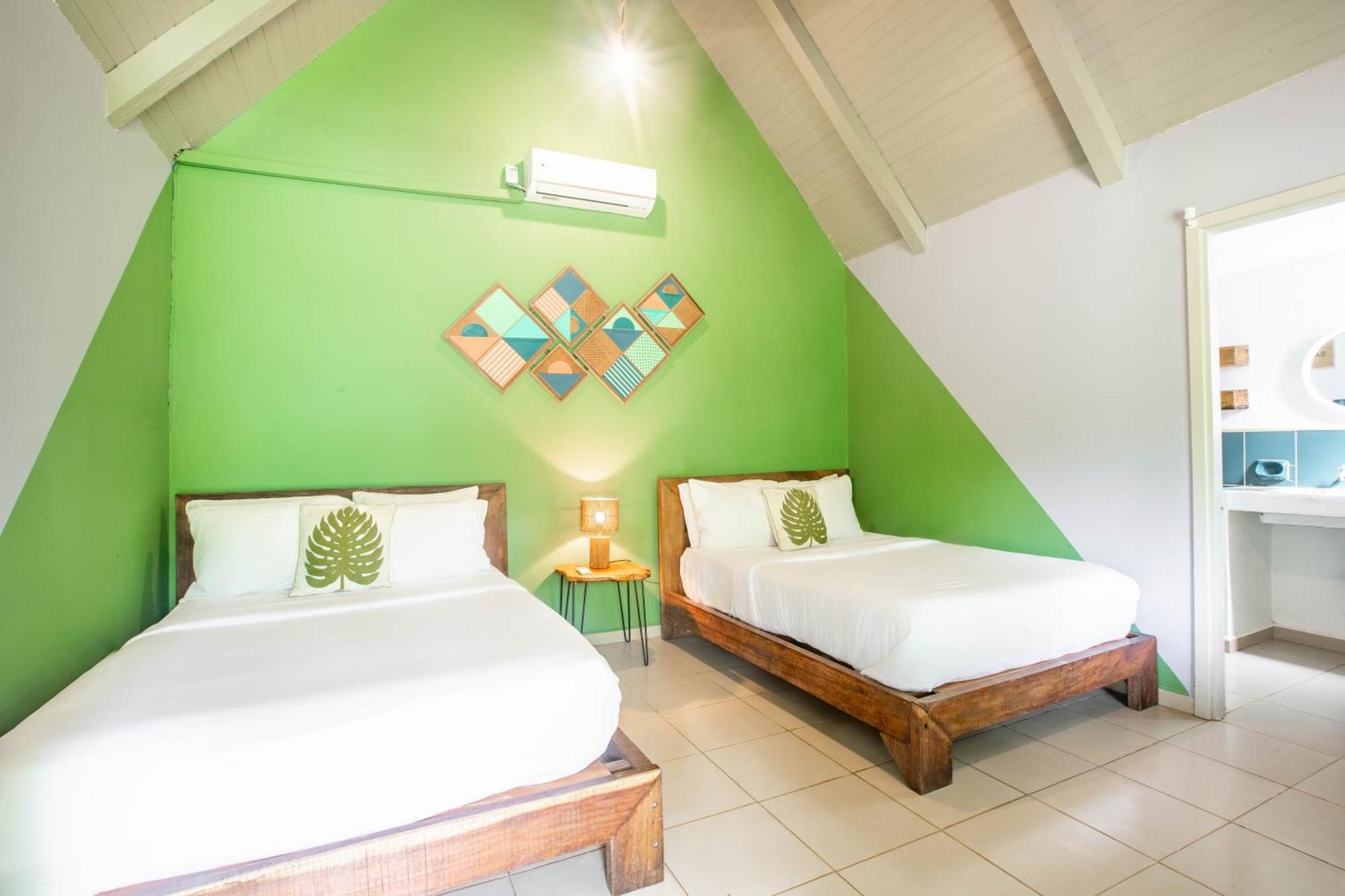 Selina Hotel 3*